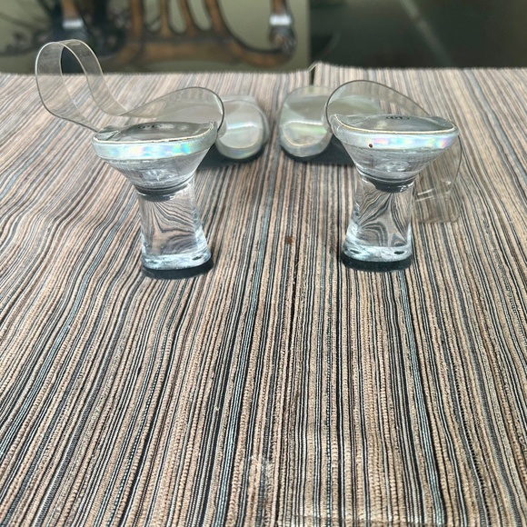 Delicious Translucent Strap Sandals, Holographic Sole & Lucite Heels Size 10 - Picture 6 of 6